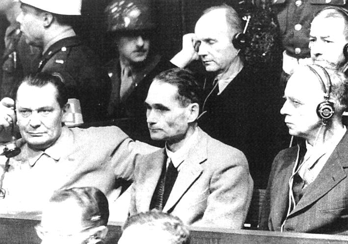 Goering e Hess tra gli imputati al processo di Norimberga.