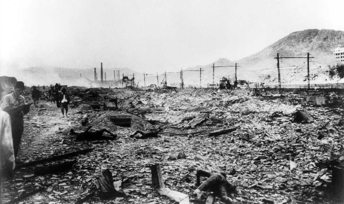 Nagasaki dopo il bombardamento.