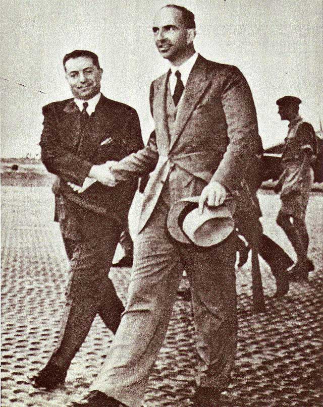 Umberto II in partenza per l'esilio dall'aeroporto di Ciampino.