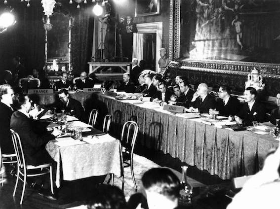 Il Consiglio d'Europa riunito a Roma per la firma della Convenzione sui diritti dell'uomo.