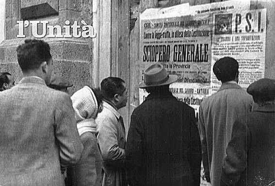 Manifesti sullo sciopero generale indetto dalla CGIL contro la legge truffa.