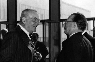 John Foster Dulles a colloquio con Alcide De Gasperi.