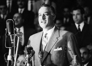 Il Presidente egiziano Nasser annuncia la nazionalizzazione del canale di Suez.
