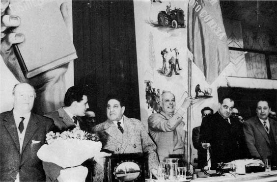 Il tavolo di presidenza del IV congresso della CGIL.