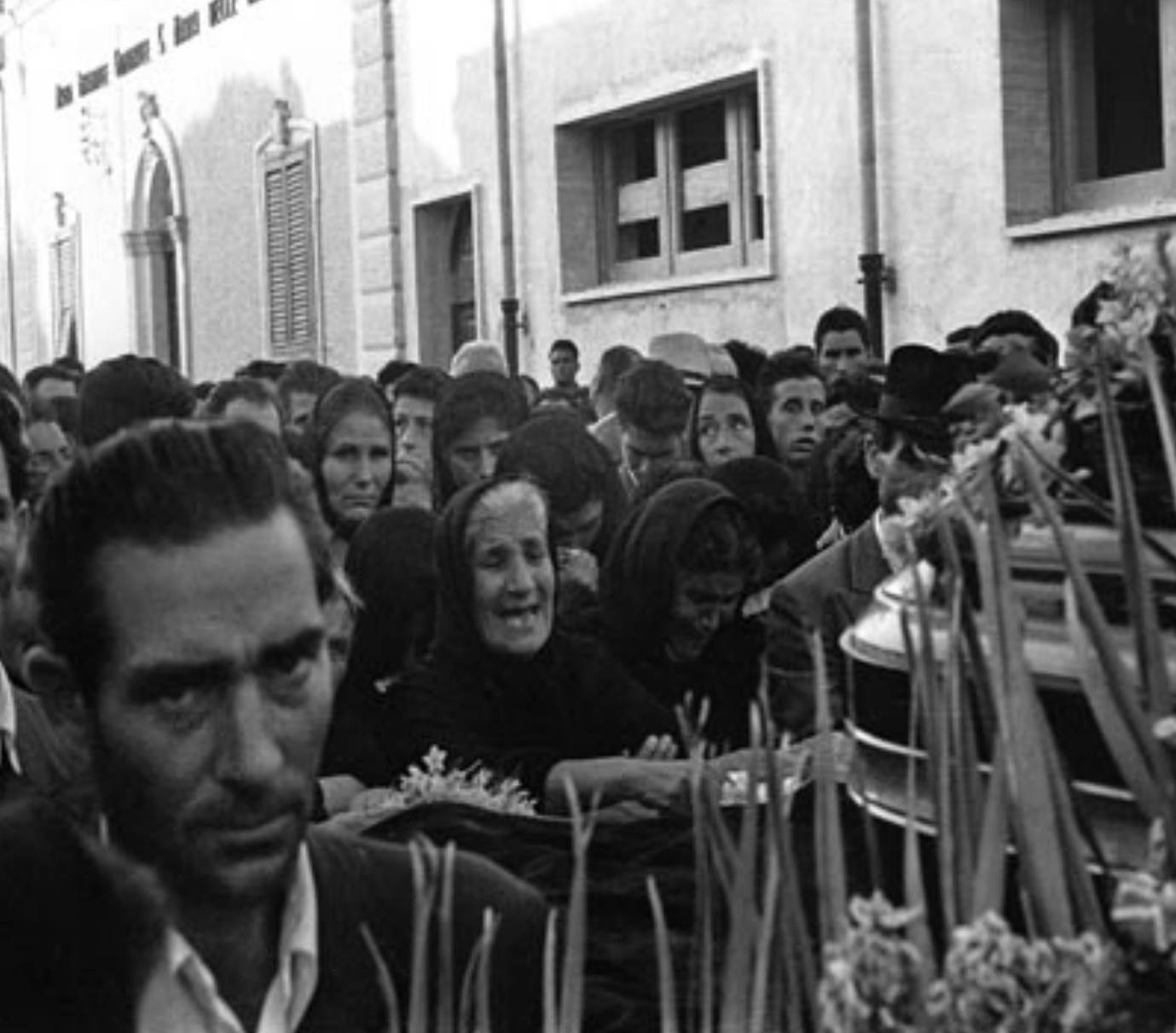 I funerali per le vittime di San Donaci.