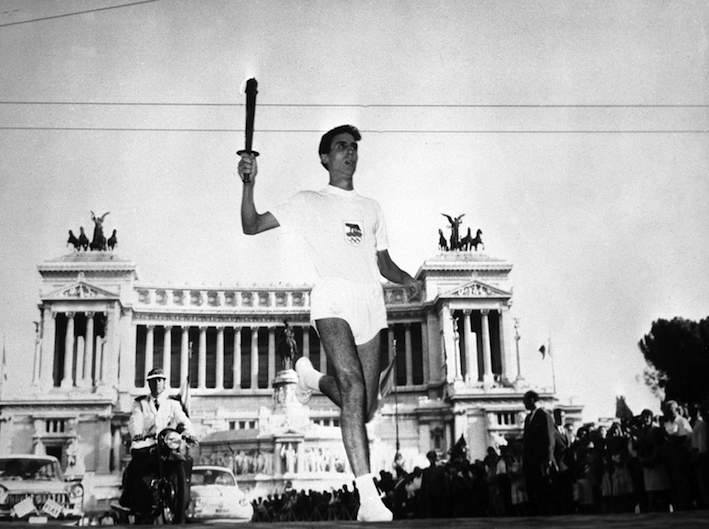 La fiaccola olimpica arriva a Roma.