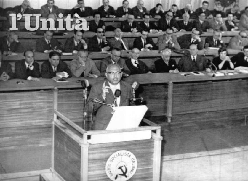Nenni alla tribuna del XXXIV congresso del PSI.