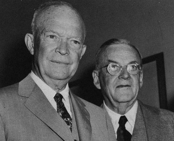 Il Presidente USA Eisenhower con il suo Segretario di Stato Foster Dulles.