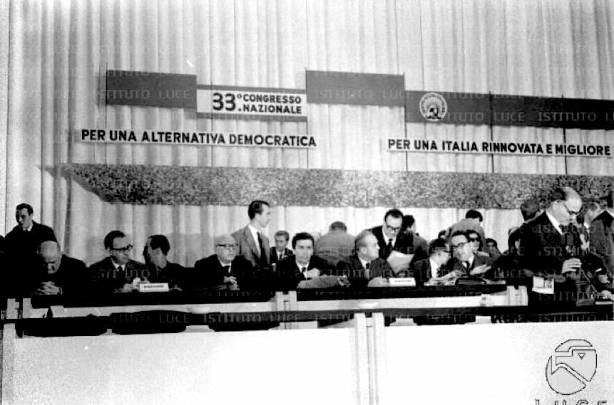 Il palco del XXXIII congresso del PSI.