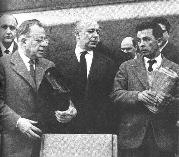 Togliatti, Pajetta e Berlinguer sul palco del IX congresso.