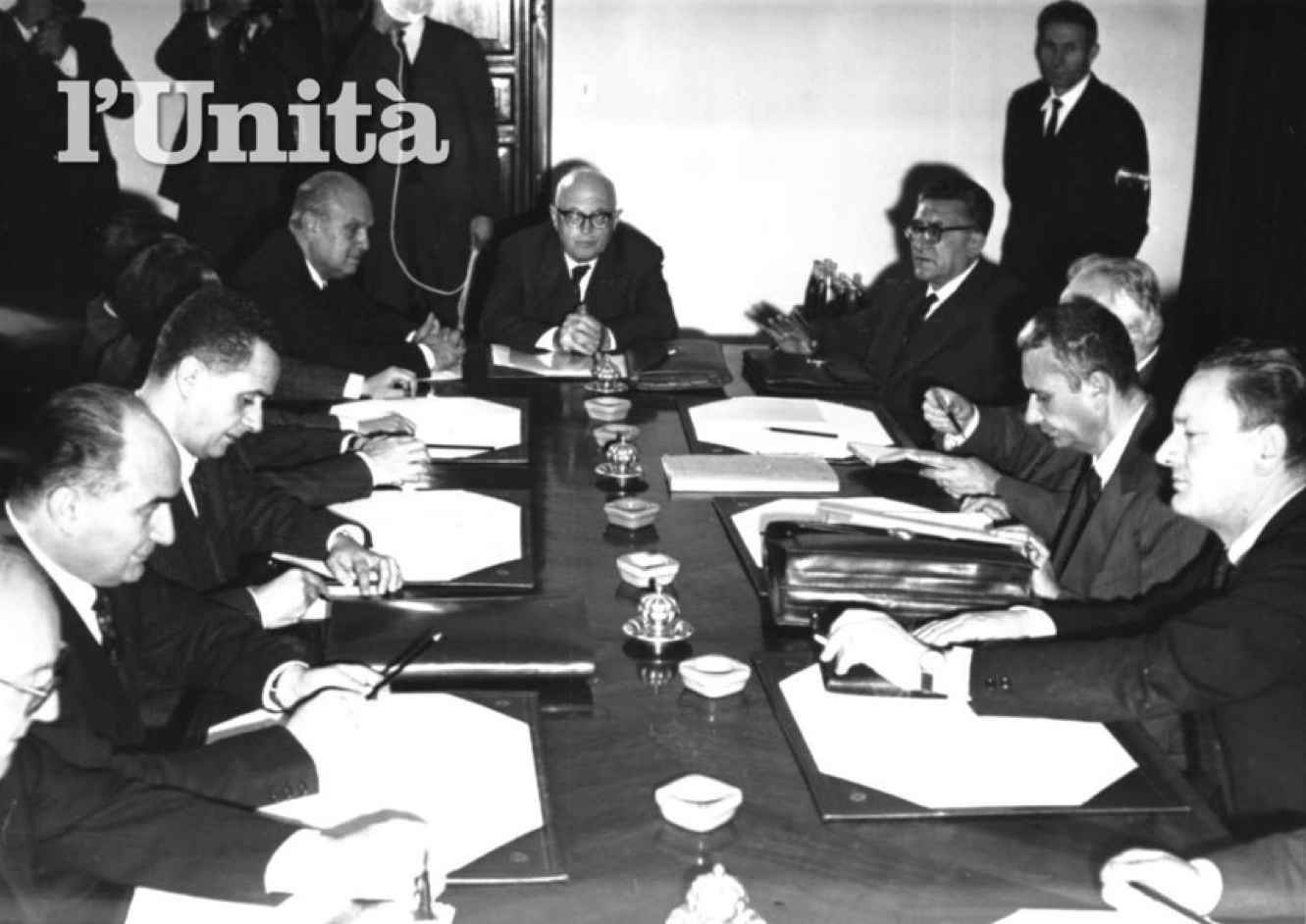 Moro durante le trattative con le delegazioni del quadripartito.