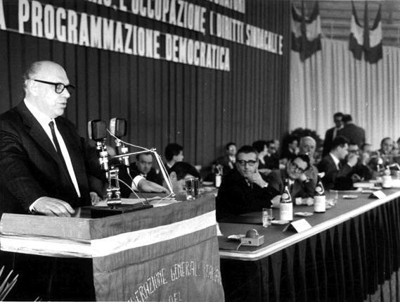 Novella interviene al VI congresso della Cgil.