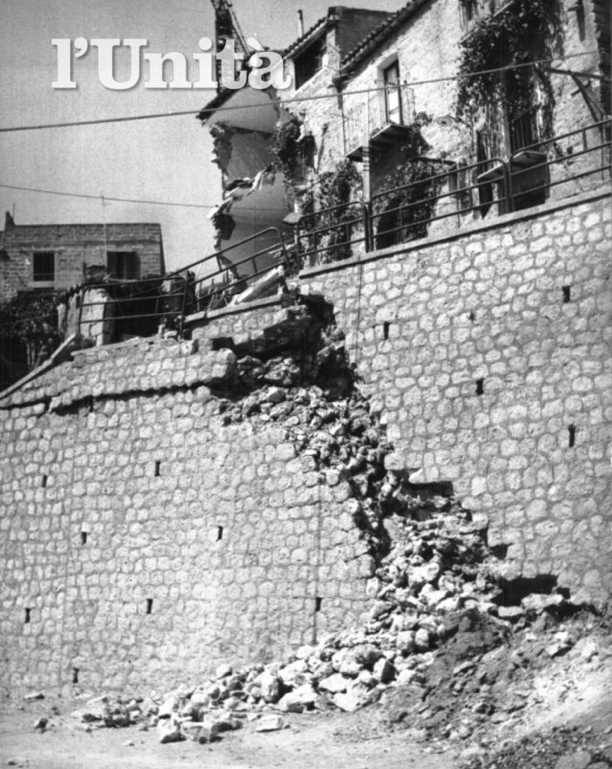 Un'immagine della scandalosa frana di Agrigento.