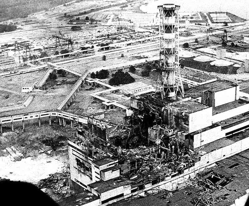 La centrale nucleare di Chernobyl dopo la disastrosa esplosione del reattore del 26 aprile 1986.