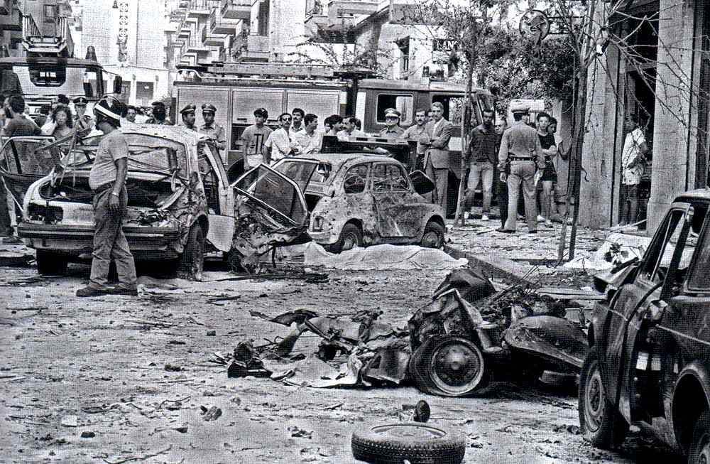 La scena dell'agguato mafioso del 29 luglio 1983 in cui vennero uccisi il giudice palermitano Rocco Chinnici e due uomini della sua scorta.