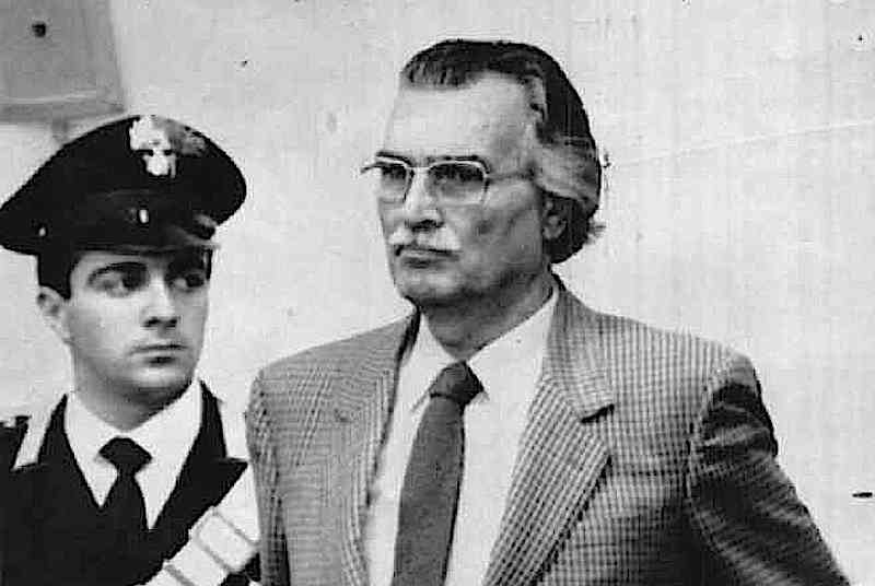 Il gen. Pietro Musumeci, ex vicecapo del Sismi, arrestato con altri cinque dirigenti dei servizi segreti, in merito alle attività illegali della P2 di Licio Gelli.