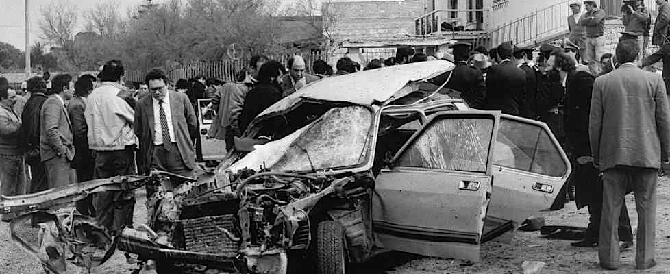 Nell'attentato mafioso al giudice Carlo Palermo non viene colpito il magistrato, ma vengono uccisi una giovane donna, Barbara Rizzo, con due suoi figli gemelli di 6 anni.