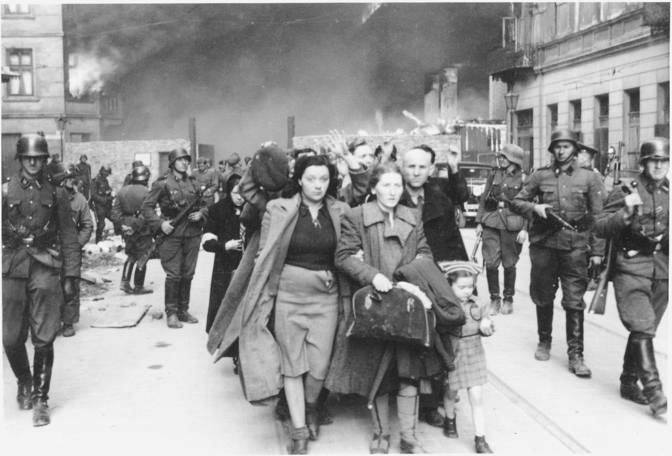 Il rastrellamento nel ghetto ebraico di Roma.