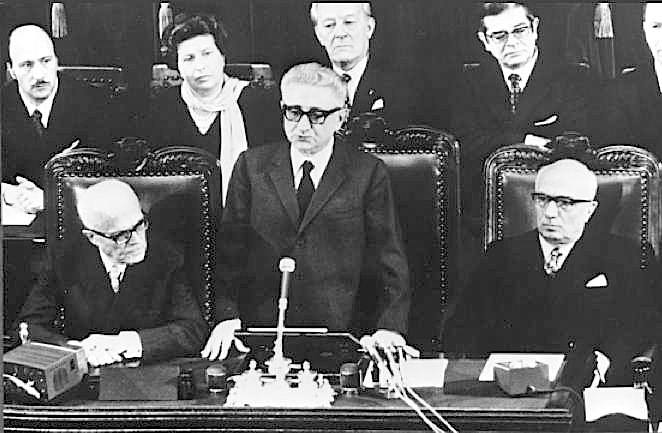 Leone presenta il suo governo alle Camere.