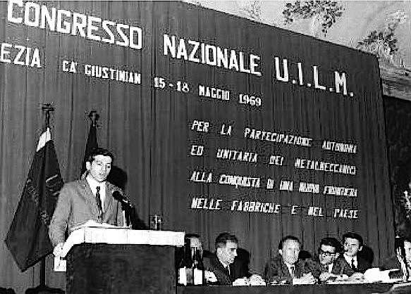 Giorgio Benvenuto alla tribuna del congresso Uilm, che lo elegge segretario generale.