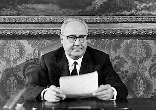Il Presidente Saragat legge il messaggio di fine anno 1969.