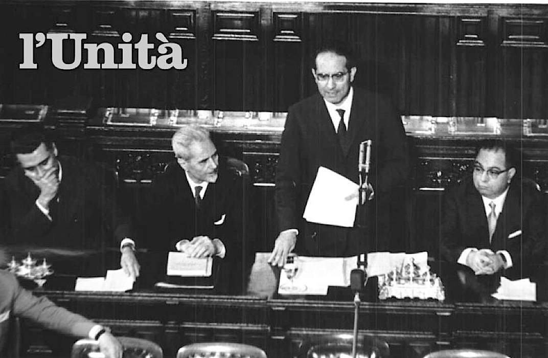 Emilio Colombo presenta il suo governo al Parlamento.