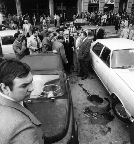 Il luogo dell'assassinio del commissario Luigi Calabresi.