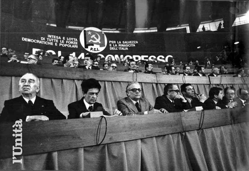 Lo stato maggiore del Pci durante i lavori del XIV congresso.
