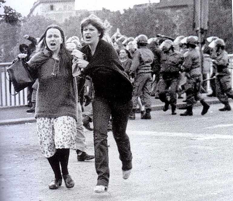 Gli scontri su Ponte Garibaldi a Roma del 12 maggio 1977, in cui fu uccisa Giorgiana Masi.