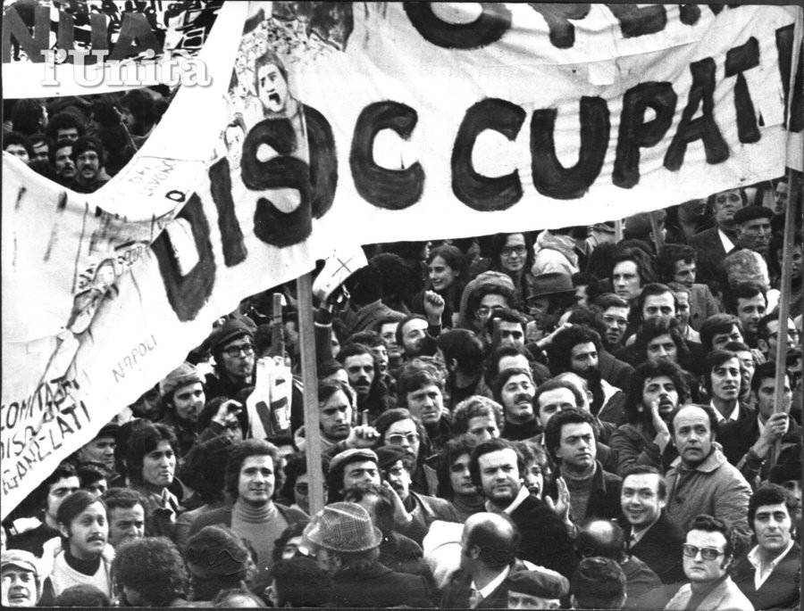 Manifestazione di disoccupati napoletani in lotta per l'occupazione.