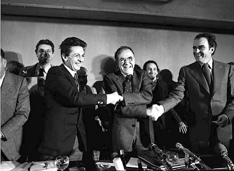 Al termine di un incontro tenuto a Madrid tra i leader comunisti Enrico Berlinguer (italiano), Santiago Carrillo (spagnolo) e Georges Marchais (francese) il 4/3/77 con una conferenza stampa viene ufficializzata la nascita dell'eurocomunismo.