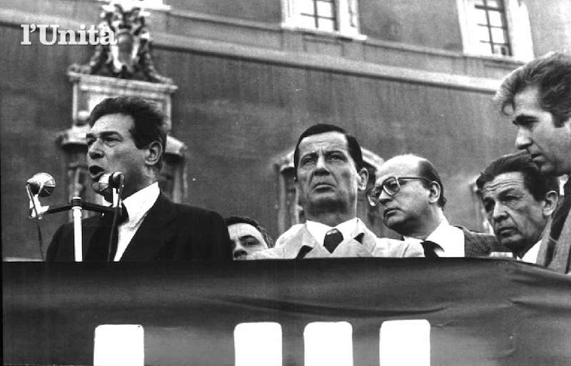 Lama, Craxi e Berlinguer durante la manifestazione romana contro l'assalto brigatista di piazza Nicosia.