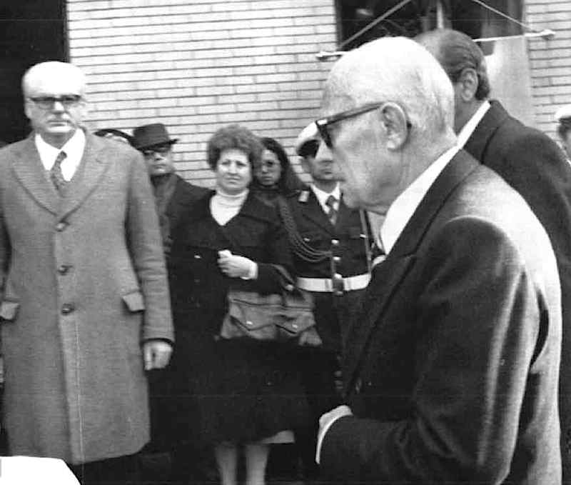Il Presidente Pertini al funerale del maresciallo Domenico Taverna.