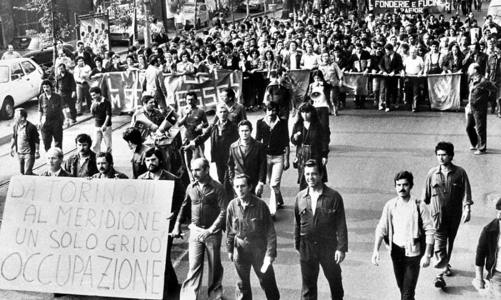 Operai Fiat in corteo durante la lunga vertenza del settembre 1980.