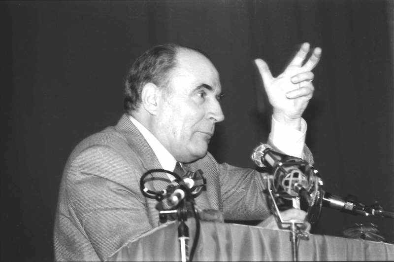 rançois Mitterrand durante la vittoriosa campagna presidenziale del 1981.