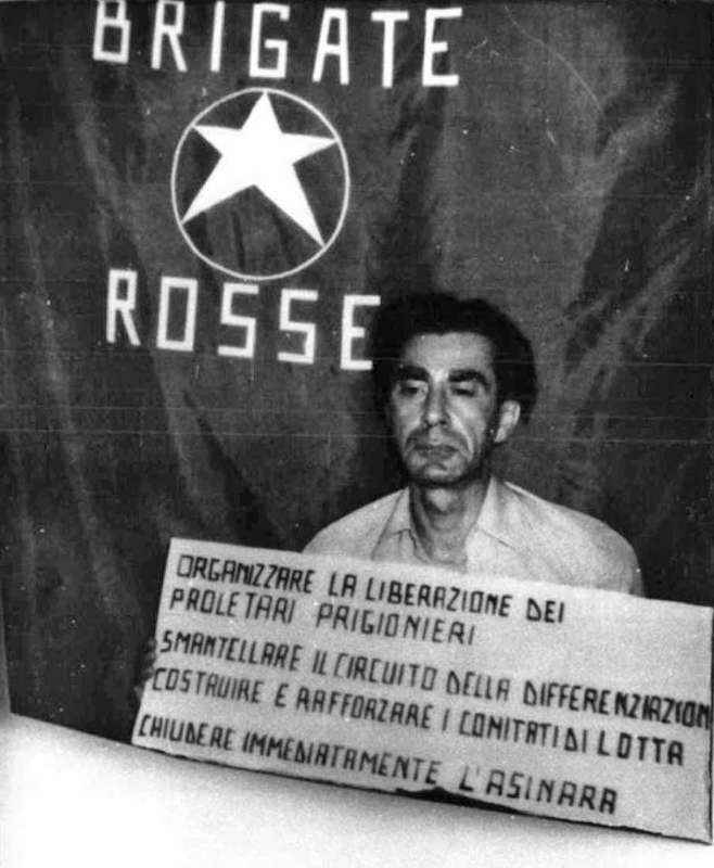 Giovanni D'Urso, sequestrato dalle Br, nella foto trovata a seguito di varie telefonate.