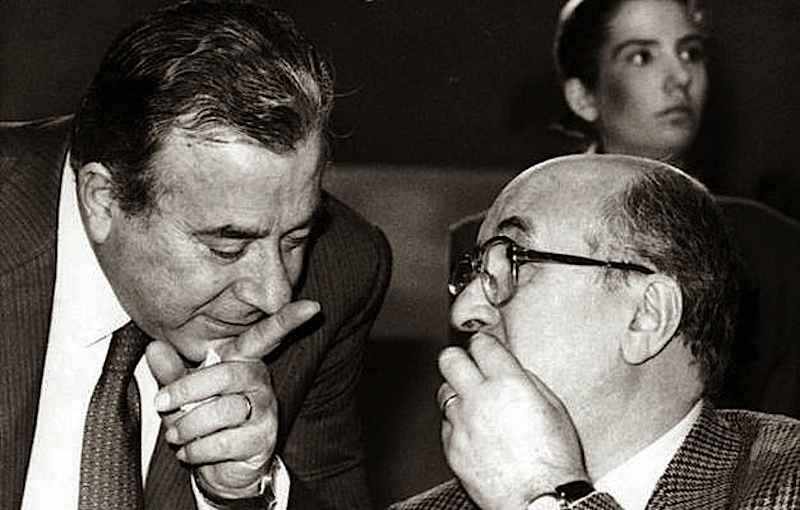Alla morte di Willy De Luca, il 29 luglio 1982 Biagio Agnes (a sinistra nella foto con Ciriaco De Mita) diviene direttore generale della Rai, carica che manterrà fino al 1990.