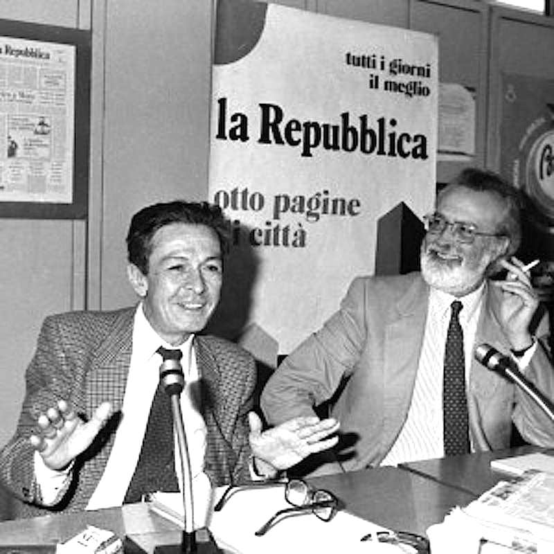 Enrico Berlinguer ed Eugenio Scalfari nella sede di Repubblica per l'intervista del 28 luglio 1981.