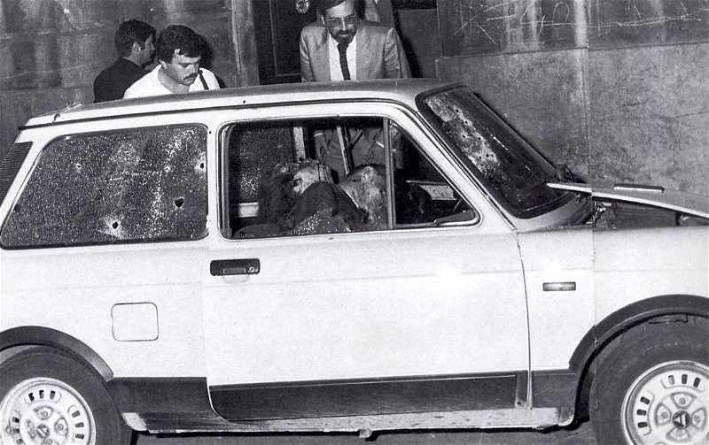 L'auto su cui sono stati assassinati dalla mafia il gen. Dalla Chiesa e sua moglie il 3 settembre 1982 a Palermo.