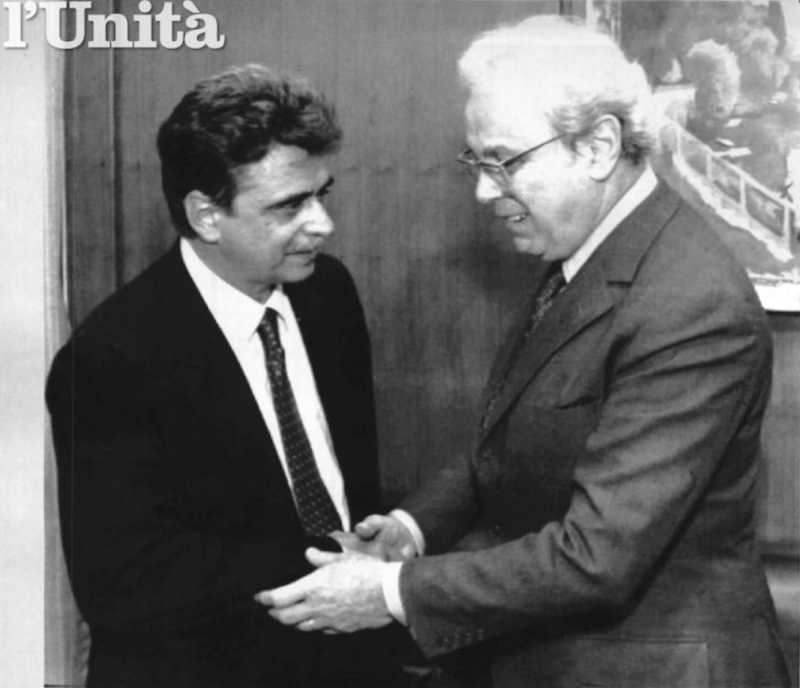 Achille Occhetto, in vista negli Usa nel maggio 1989, incontra il segretario generale dell'Onu Perez de Cuellar.