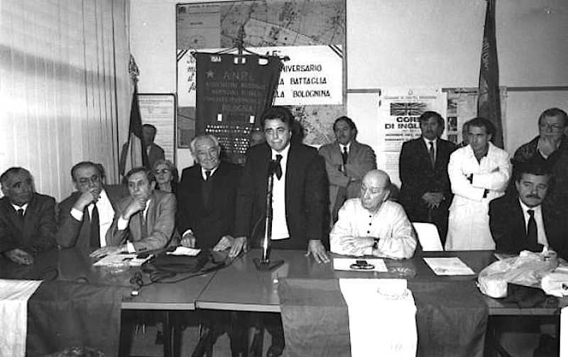 Il 12 novembre 1989 Achille Occhetto, nella sezione comunista della Bolognina a Bologna, delinea la svolta del partito.