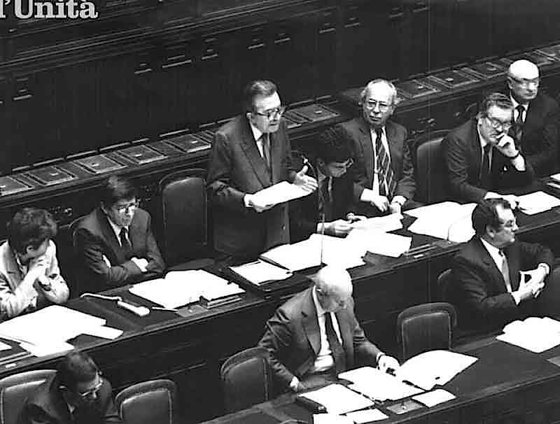 Il 26 luglio 1989 Andreotti presenta il programma del suo governo al Parlamento.