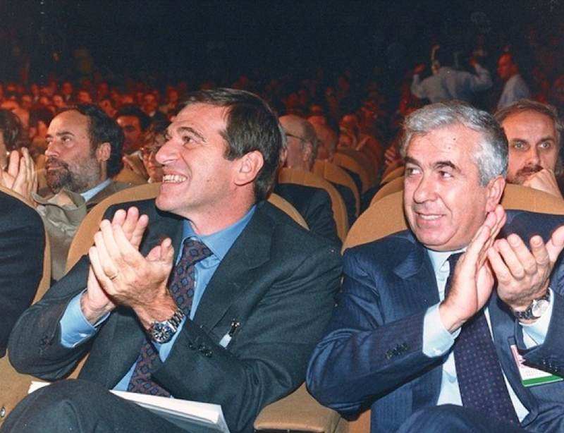 Pietro Larizza (a destra), eletto segretario generale della Uil il 20 gennaio 1992, con il suo predecessore Giorgio Benvenuto.