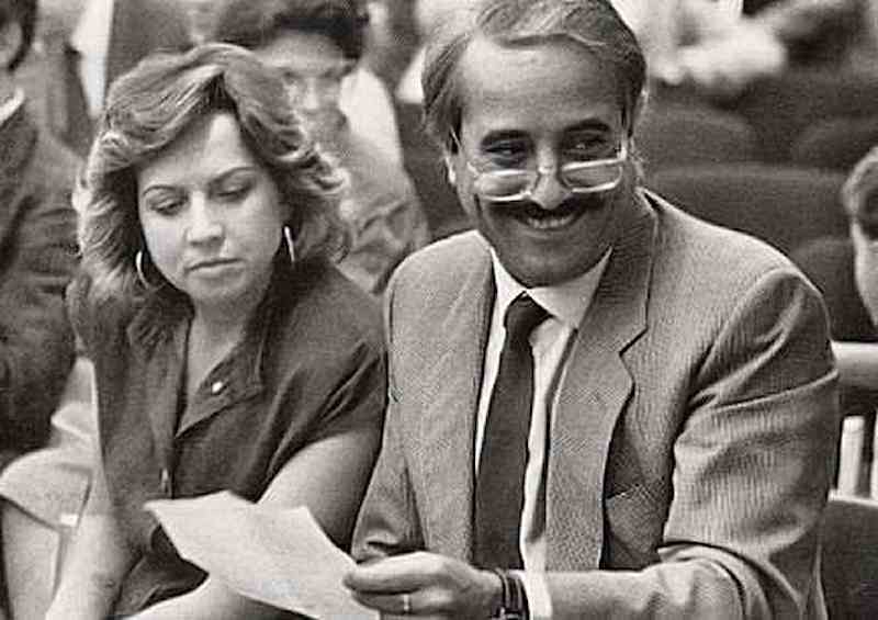 Giovanni Falcone e la moglie Francesca Morvillo, uccisi dalla mafia a Capaci con una tonnellata di esplosivo.