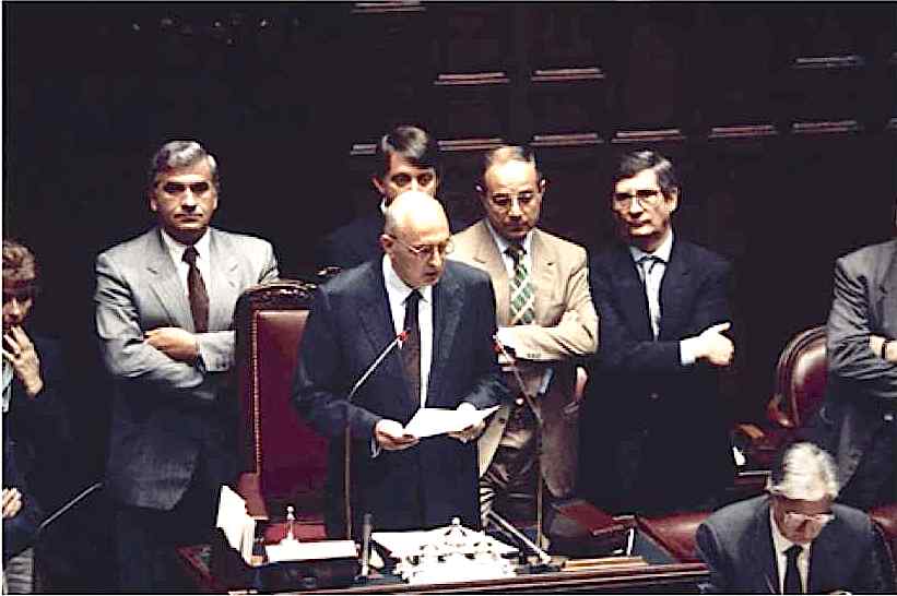 Il 1° giugno 1992 Giorgio Napolitano viene eletto presidente della Camera.