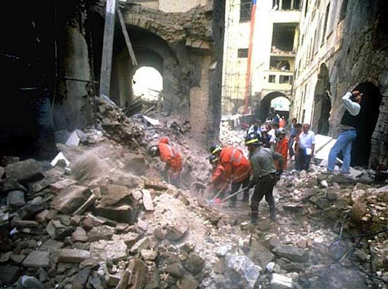 Il 27 maggio 1994 a Firenze una bomba mafiosa provoca la morte di cinque persone.